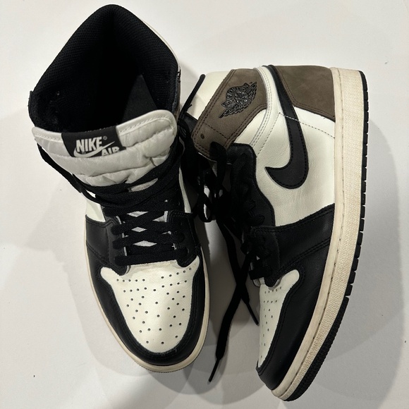 Nike Jordan 1‎ Retro High Dark Mocha - Size 10.5 - Picture 1 of 11